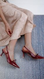 Escarpins femme vernis bordeaux à talon bas avec nœud élégant – TPGK Collection automne hiver