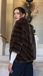 Manteau cape marron chocolat en fausse fourrure pour femme – automne hiver