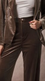 Pantalon femme en velours taupe marron coupe tailleur – Collection TPGK